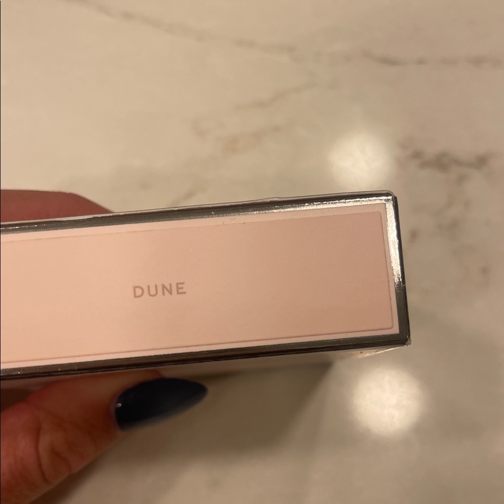 Westman Atelier Vital Pressed Skincare Powder - DUNE - Picture 4 of 5